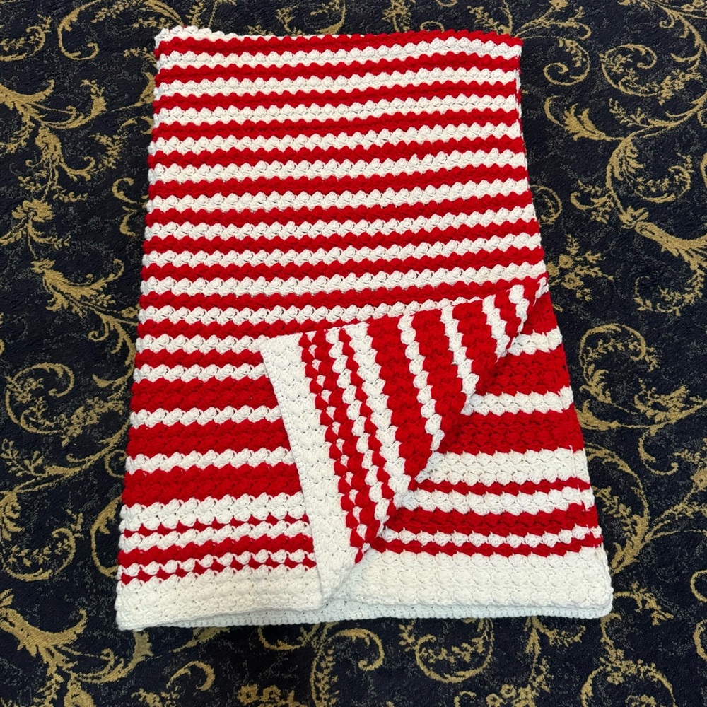 Handmade Red and White Striped Crochet Blanket, Cozy Soft Throw, Classic  Décor
